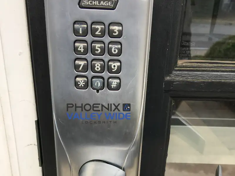 keypad lock in storefront